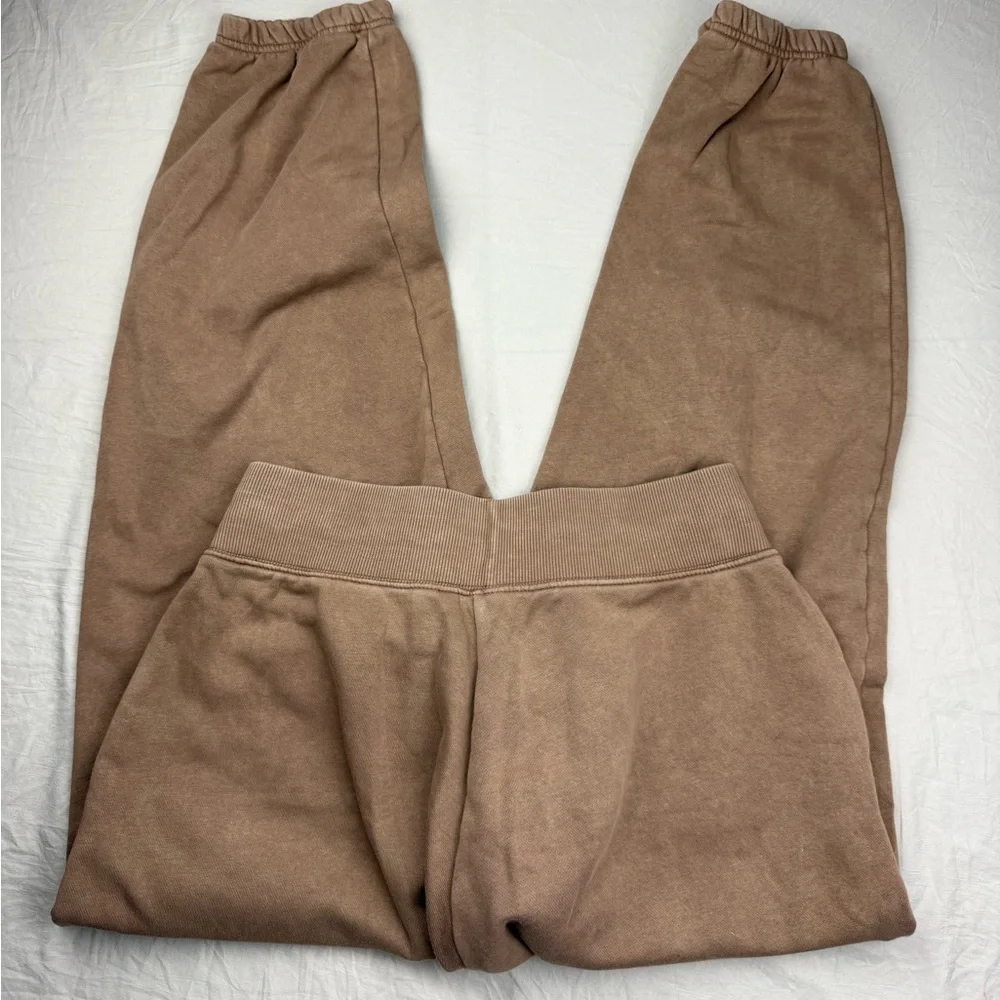 Nike women’s Tan brown Jogger Sweatpants size Small‎